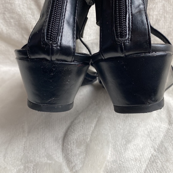 Black Wedges Size 9 - Picture 8 of 11